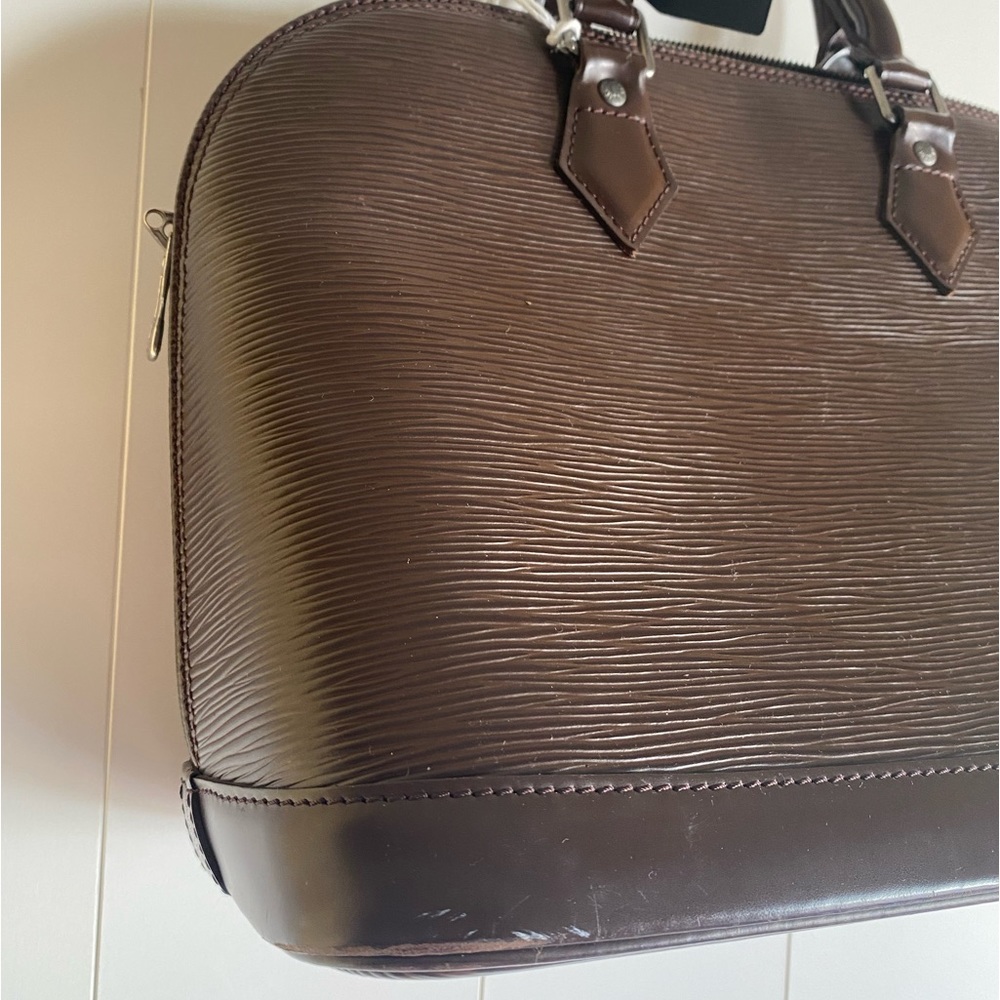 LOUIS VUITTON Moka Brown Epi Leather Alma PM Bag - Picture 4 of 14